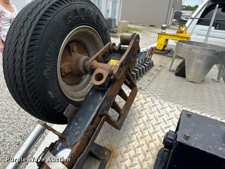 image for item EN4588 2017 Dodge Ram 5500HD Laramie Crew Cab tow truck