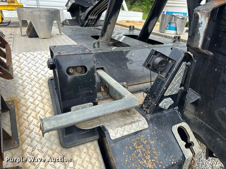 image for item EN4588 2017 Dodge Ram 5500HD Laramie Crew Cab tow truck