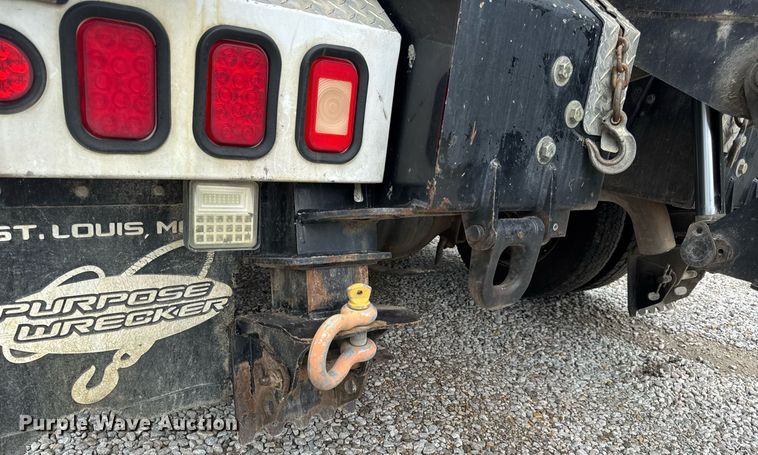 image for item EN4588 2017 Dodge Ram 5500HD Laramie Crew Cab tow truck