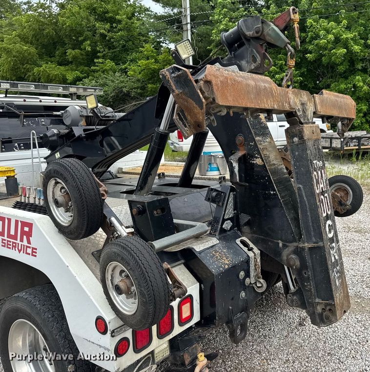 image for item EN4588 2017 Dodge Ram 5500HD Laramie Crew Cab tow truck