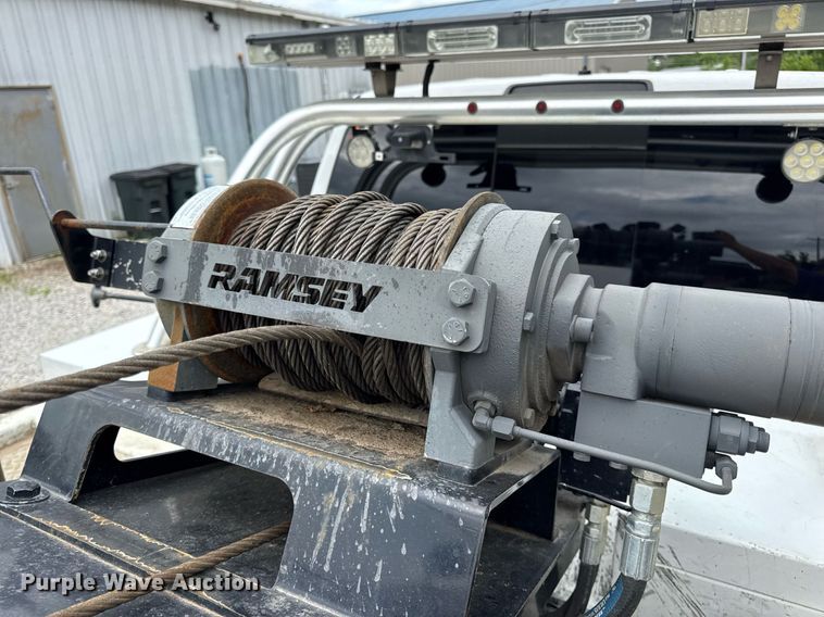 image for item EN4588 2017 Dodge Ram 5500HD Laramie Crew Cab tow truck