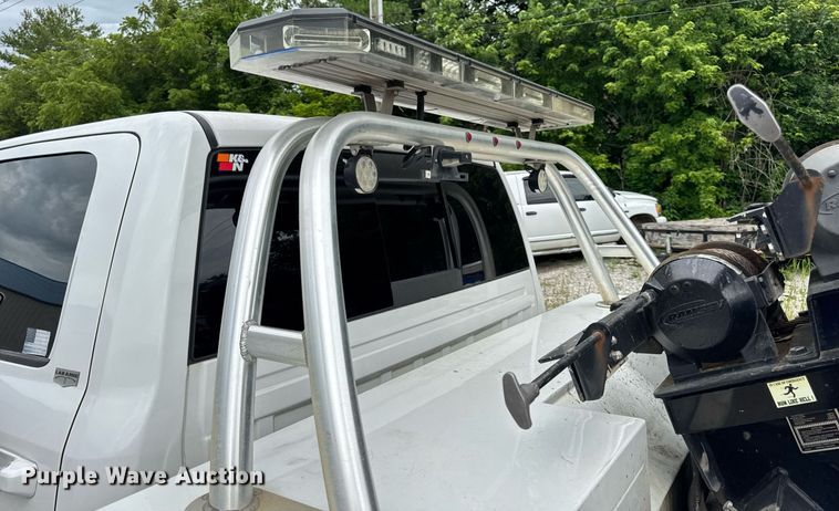 image for item EN4588 2017 Dodge Ram 5500HD Laramie Crew Cab tow truck