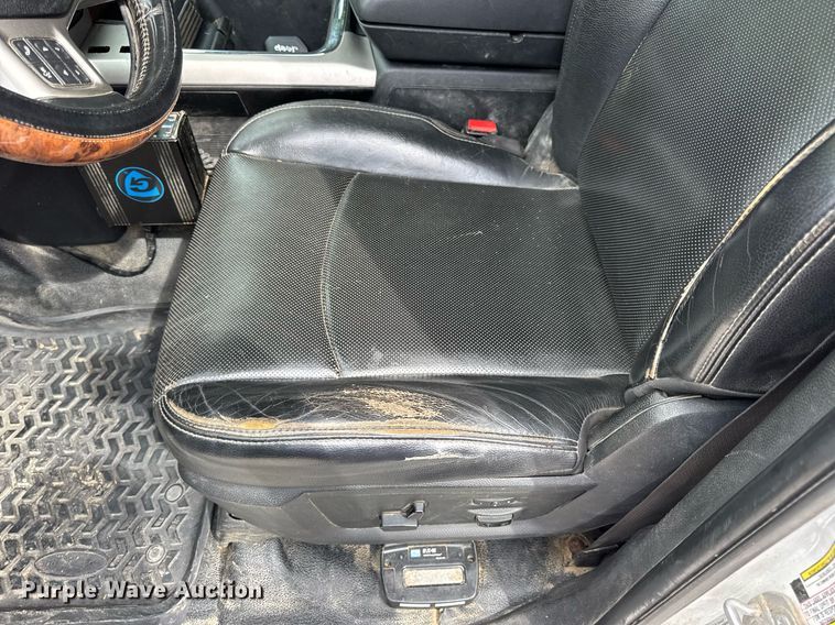 image for item EN4588 2017 Dodge Ram 5500HD Laramie Crew Cab tow truck