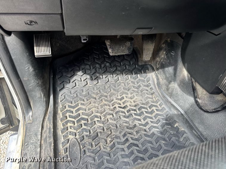 image for item EN4588 2017 Dodge Ram 5500HD Laramie Crew Cab tow truck