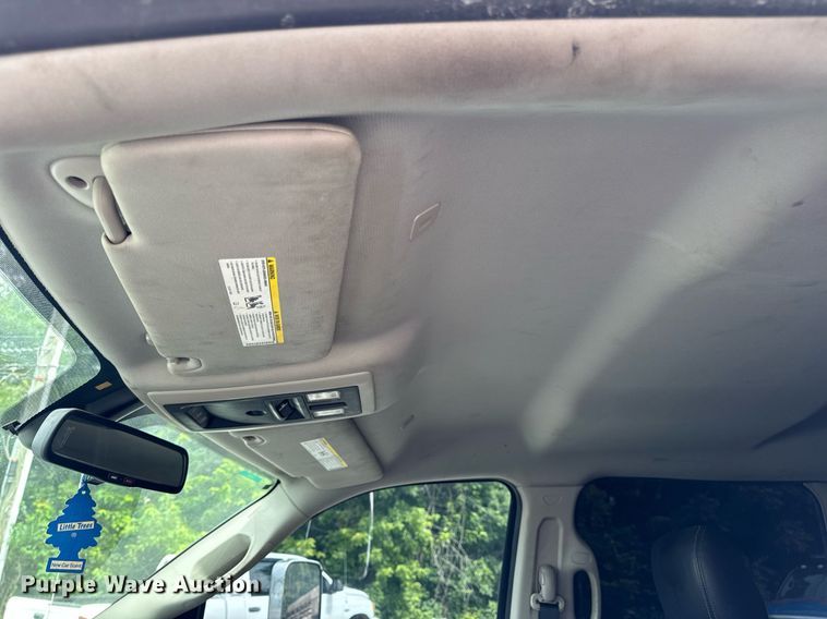 image for item EN4588 2017 Dodge Ram 5500HD Laramie Crew Cab tow truck