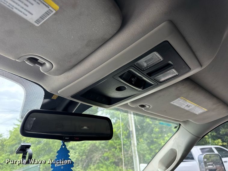 image for item EN4588 2017 Dodge Ram 5500HD Laramie Crew Cab tow truck