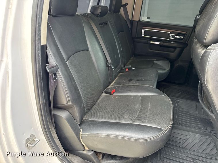 image for item EN4588 2017 Dodge Ram 5500HD Laramie Crew Cab tow truck