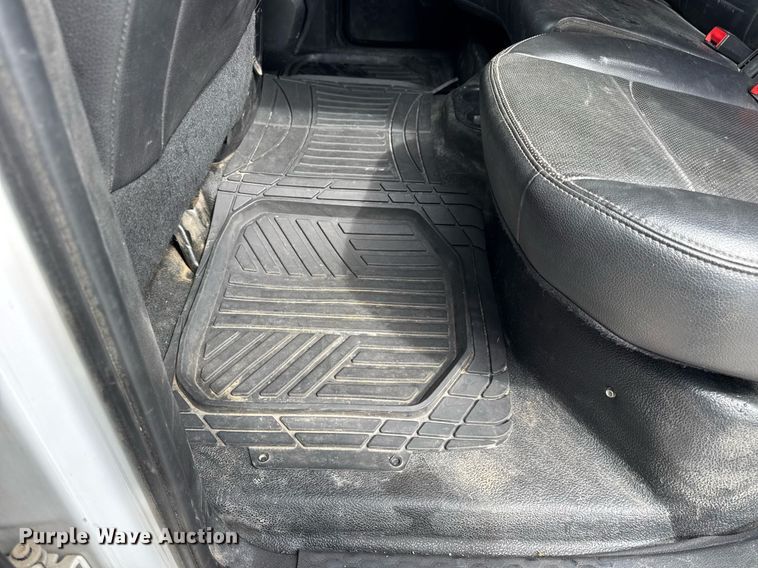 image for item EN4588 2017 Dodge Ram 5500HD Laramie Crew Cab tow truck