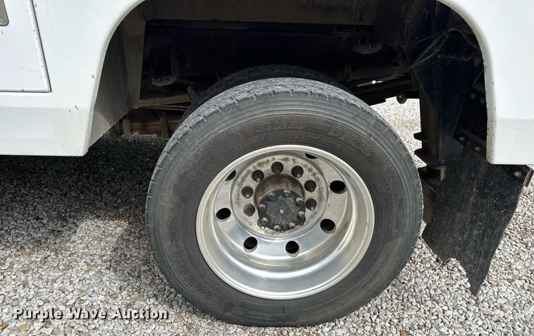 image for item EN4588 2017 Dodge Ram 5500HD Laramie Crew Cab tow truck