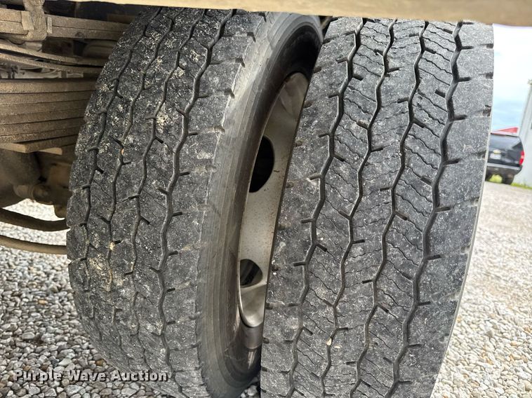 image for item EN4588 2017 Dodge Ram 5500HD Laramie Crew Cab tow truck