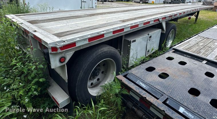 image for item EN4589 2005 Fontaine AFTW-5-8048WSAWI flatbed trailer