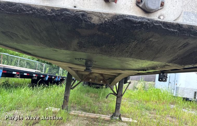 image for item EN4589 2005 Fontaine AFTW-5-8048WSAWI flatbed trailer