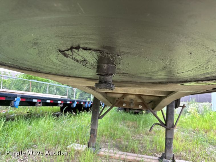 image for item EN4589 2005 Fontaine AFTW-5-8048WSAWI flatbed trailer