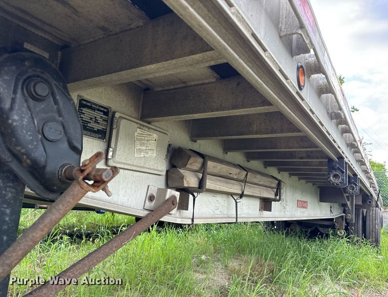 image for item EN4589 2005 Fontaine AFTW-5-8048WSAWI flatbed trailer
