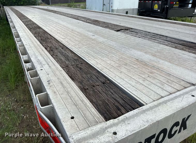 image for item EN4589 2005 Fontaine AFTW-5-8048WSAWI flatbed trailer