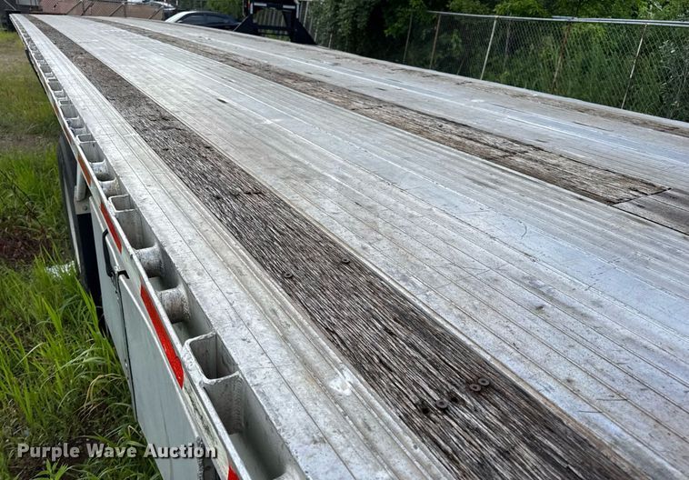 image for item EN4589 2005 Fontaine AFTW-5-8048WSAWI flatbed trailer