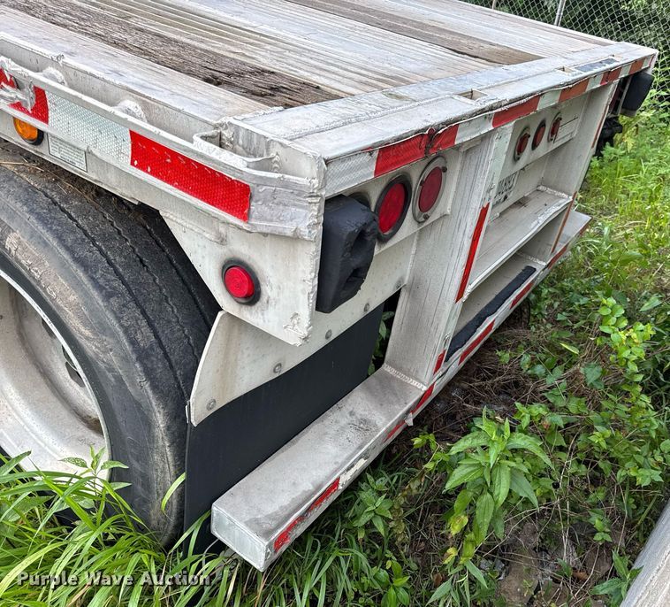 image for item EN4589 2005 Fontaine AFTW-5-8048WSAWI flatbed trailer