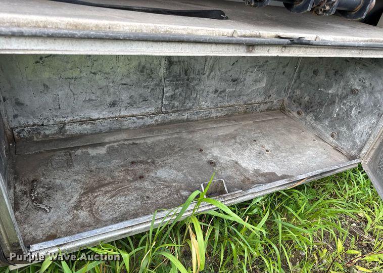 image for item EN4589 2005 Fontaine AFTW-5-8048WSAWI flatbed trailer