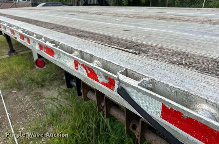 image for item EN4589 2005 Fontaine AFTW-5-8048WSAWI flatbed trailer