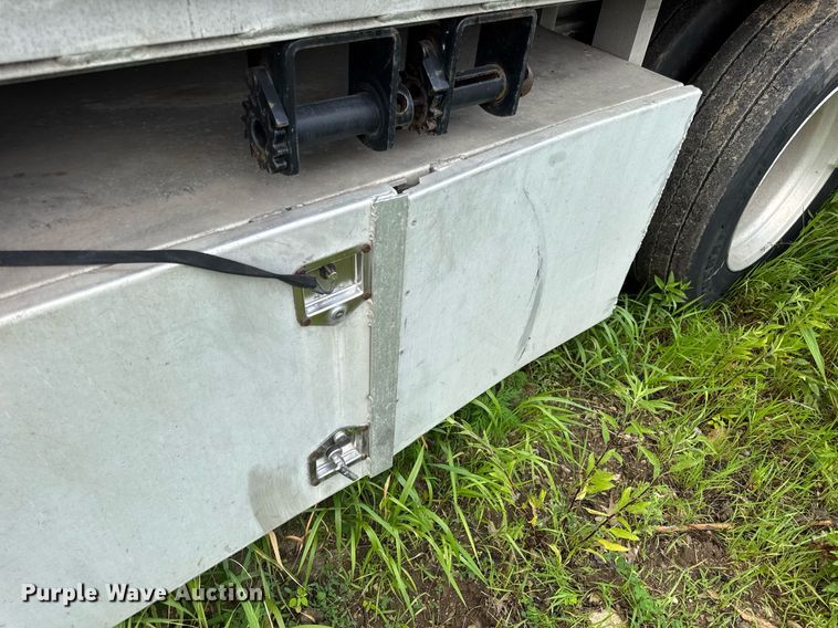 image for item EN4589 2005 Fontaine AFTW-5-8048WSAWI flatbed trailer