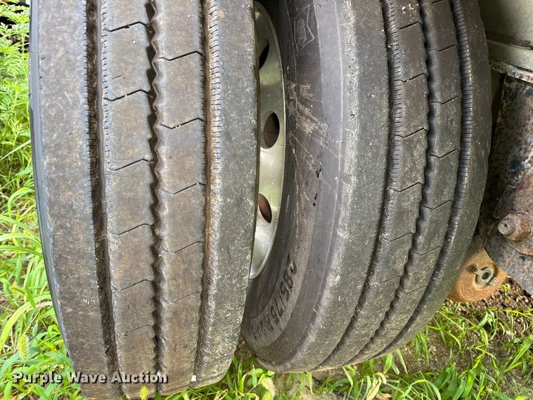 image for item EN4589 2005 Fontaine AFTW-5-8048WSAWI flatbed trailer