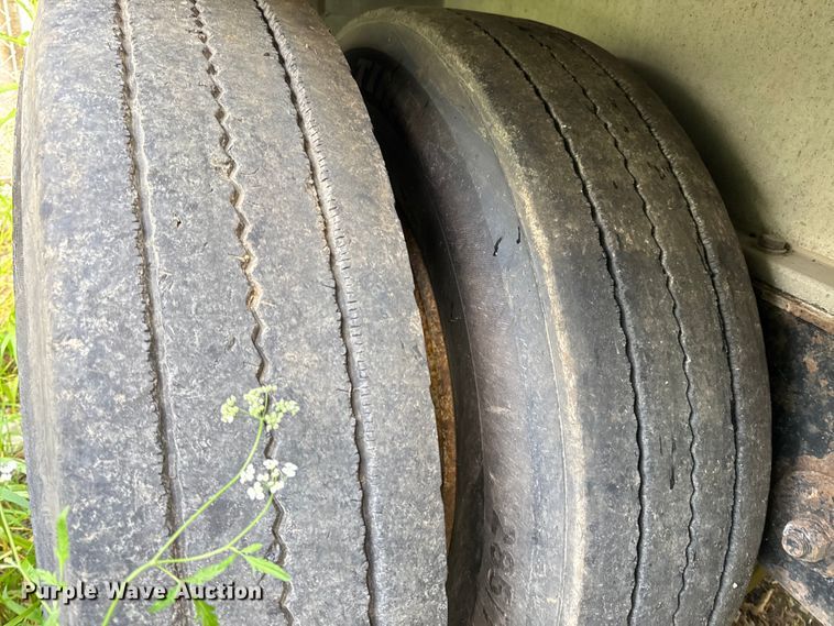 image for item EN4589 2005 Fontaine AFTW-5-8048WSAWI flatbed trailer