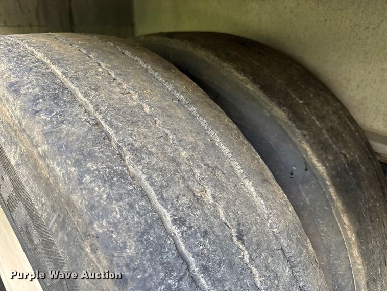 image for item EN4589 2005 Fontaine AFTW-5-8048WSAWI flatbed trailer