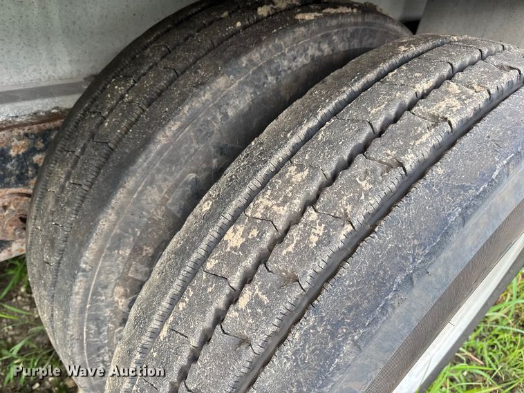 image for item EN4589 2005 Fontaine AFTW-5-8048WSAWI flatbed trailer