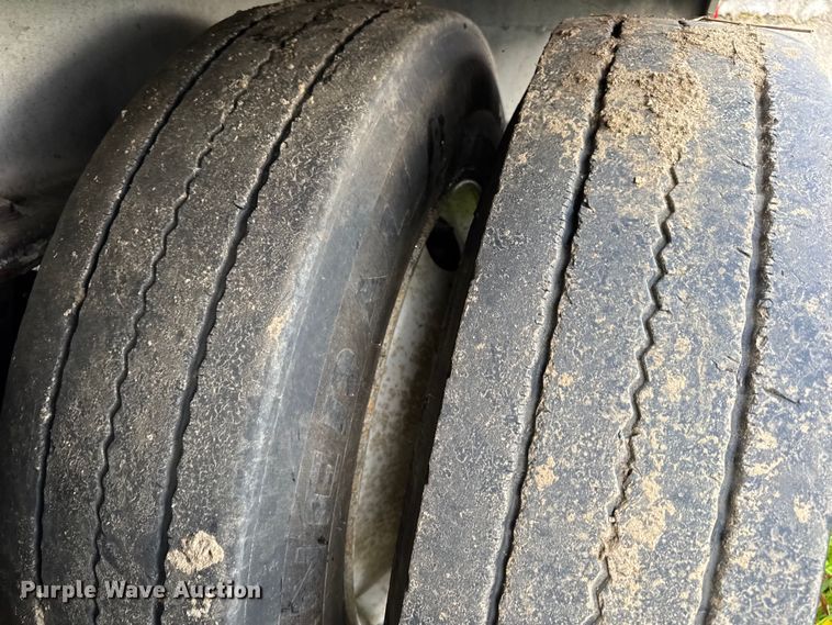 image for item EN4589 2005 Fontaine AFTW-5-8048WSAWI flatbed trailer