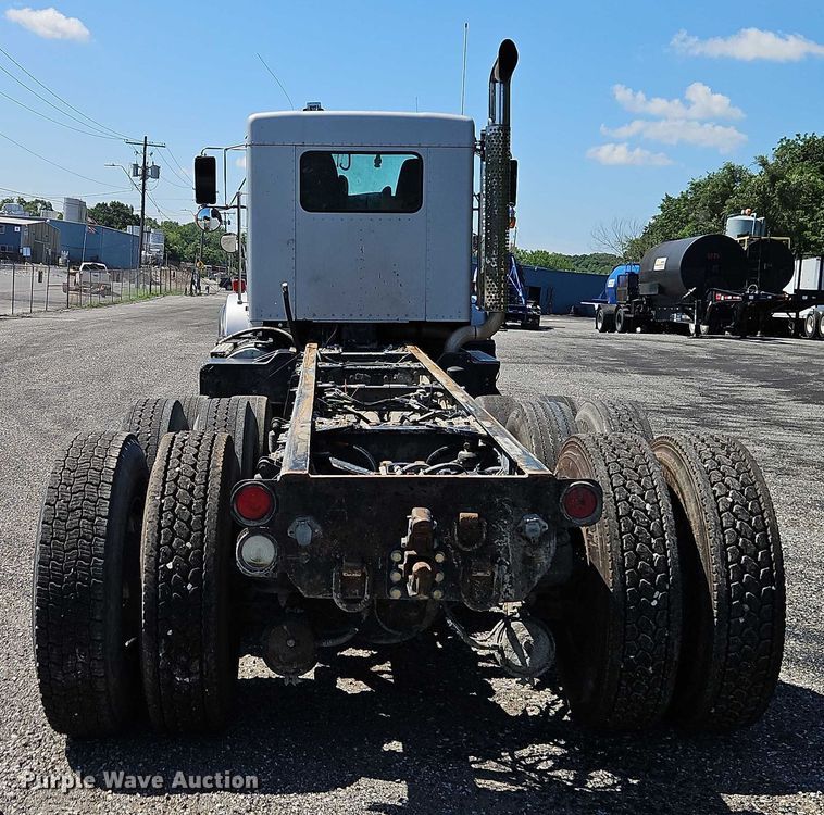 image for item EO4507 2009 Kenworth T800 truck cab and chassis