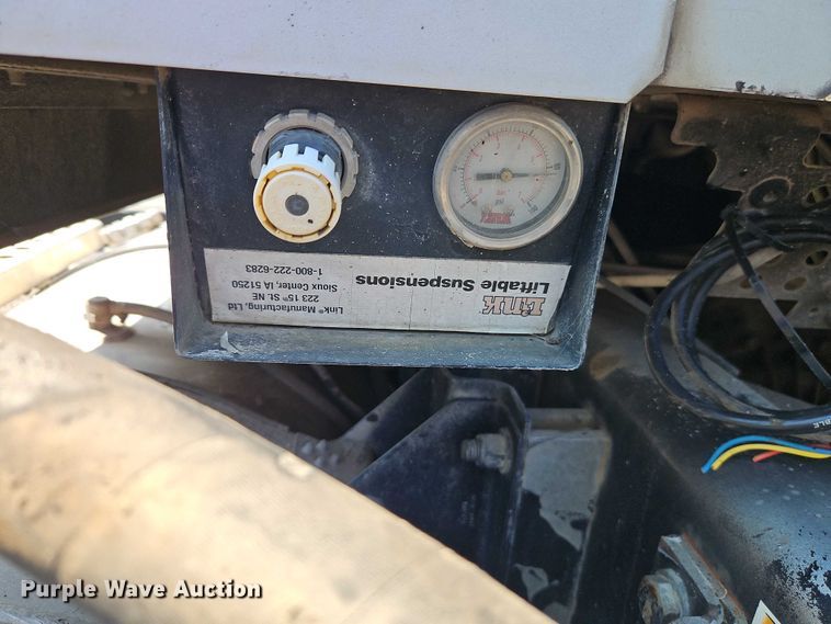 image for item EO4507 2009 Kenworth T800 truck cab and chassis