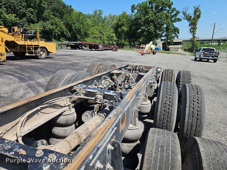 image for item EO4507 2009 Kenworth T800 truck cab and chassis