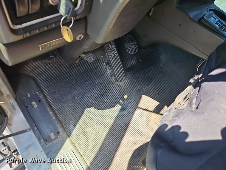 image for item EO4507 2009 Kenworth T800 truck cab and chassis