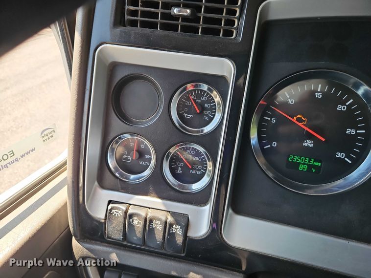 image for item EO4507 2009 Kenworth T800 truck cab and chassis