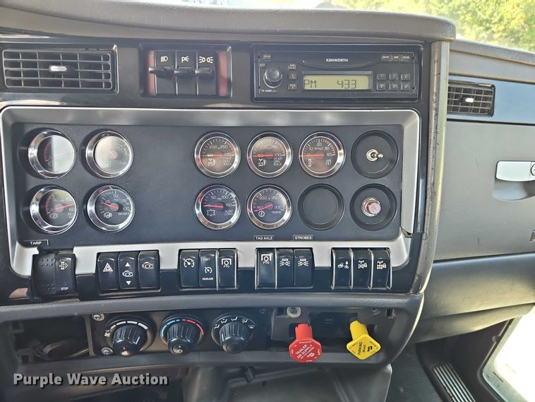 image for item EO4507 2009 Kenworth T800 truck cab and chassis