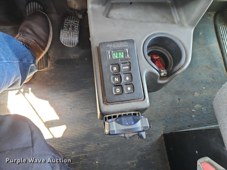 image for item EO4507 2009 Kenworth T800 truck cab and chassis