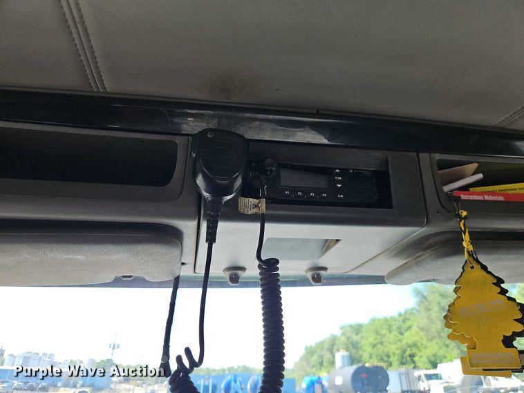 image for item EO4507 2009 Kenworth T800 truck cab and chassis