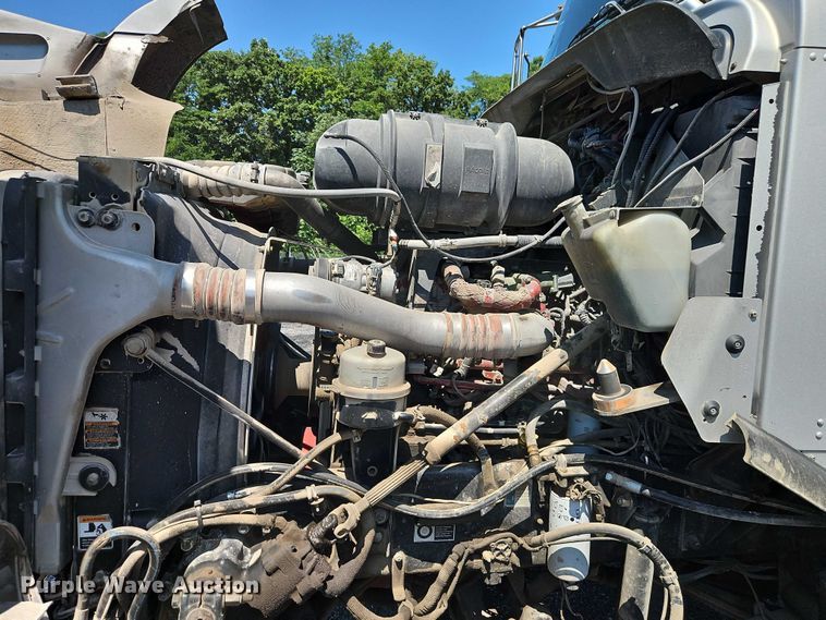 image for item EO4507 2009 Kenworth T800 truck cab and chassis