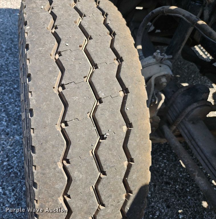 image for item EO4507 2009 Kenworth T800 truck cab and chassis