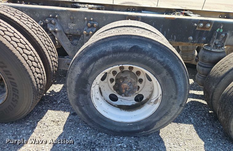 image for item EO4507 2009 Kenworth T800 truck cab and chassis