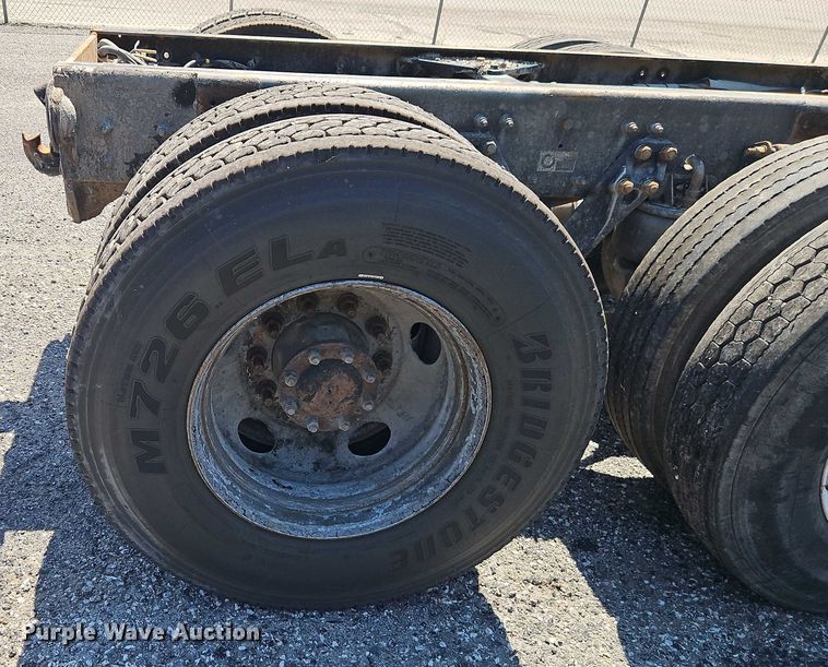 image for item EO4507 2009 Kenworth T800 truck cab and chassis