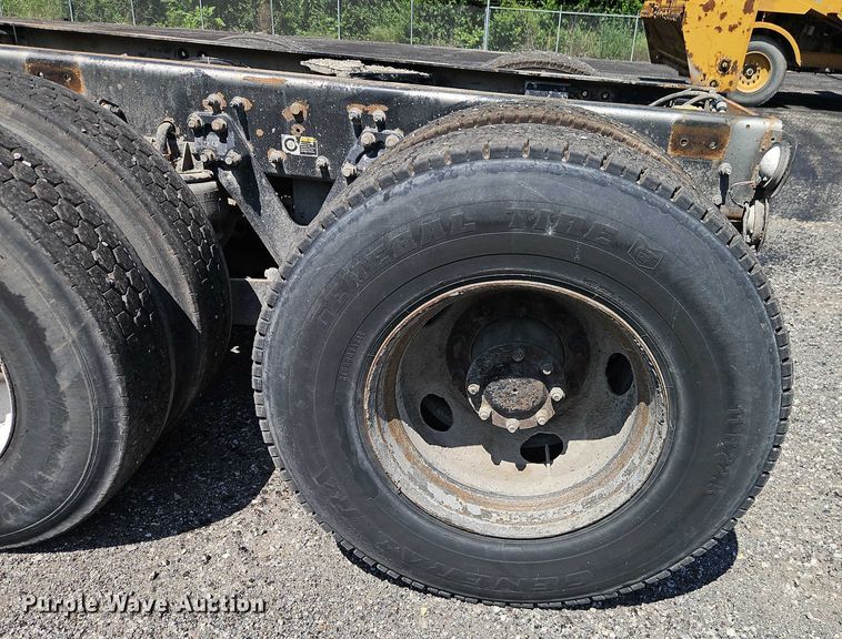 image for item EO4507 2009 Kenworth T800 truck cab and chassis