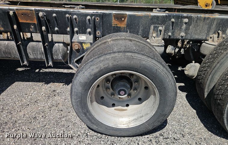 image for item EO4507 2009 Kenworth T800 truck cab and chassis