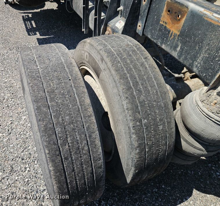 image for item EO4507 2009 Kenworth T800 truck cab and chassis