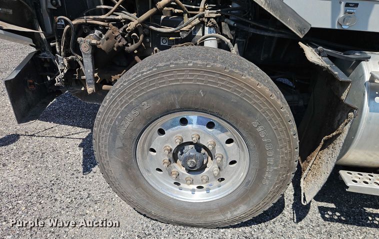 image for item EO4507 2009 Kenworth T800 truck cab and chassis