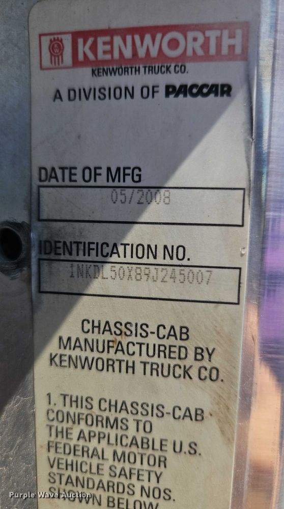 image for item EO4507 2009 Kenworth T800 truck cab and chassis