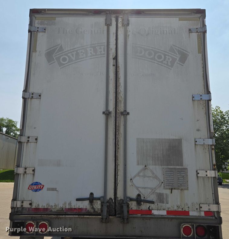 image for item EQ6556 2007 Utility dry van trailer