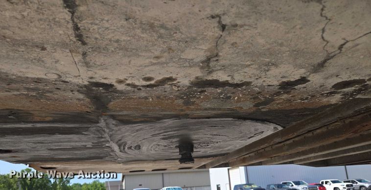 image for item EQ6556 2007 Utility dry van trailer