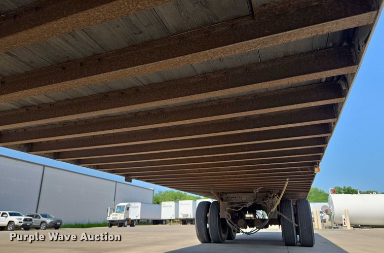 image for item EQ6556 2007 Utility dry van trailer