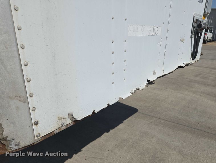 image for item EQ6557 2007 Utility dry van trailer